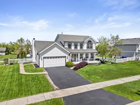 8060 W Harvest Dr, Frankfort, IL 60423