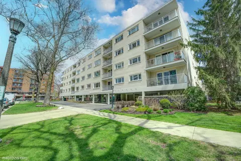 1535 Forest Ave #504, River Forest, IL 60305