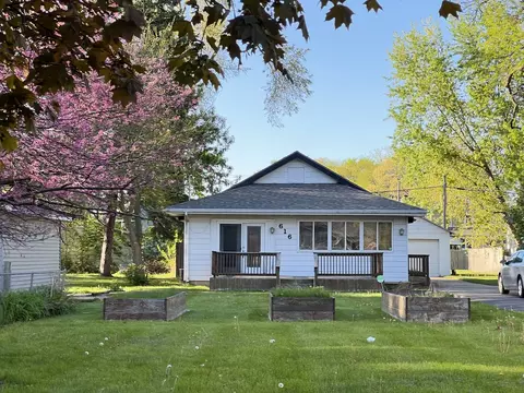 616 Pearl Ave, Loves Park, IL 61111
