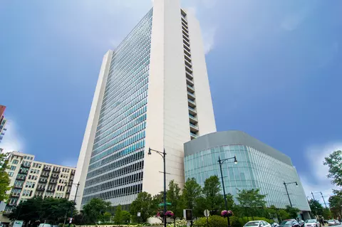 500 W Superior St #1203, Chicago, IL 60654