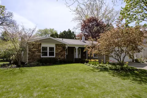 1100 Juniper Pkwy, Libertyville, IL 60048