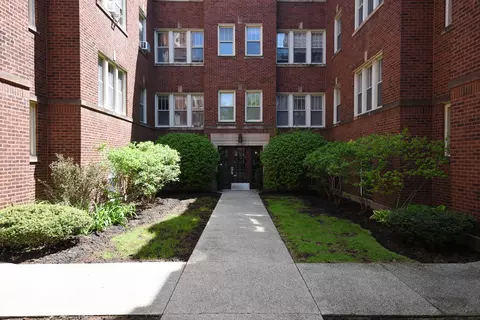 242 S Maple Ave #3S, Oak Park, IL 60302