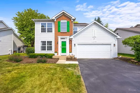 2248 Cheshire Dr, Aurora, IL 60502