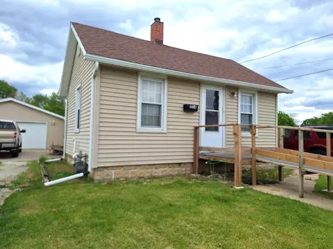 1004 Hall St, Streator, IL 61364