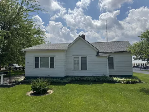 252 W Ottawa Rd, Paxton, IL 60957