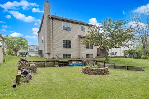 933 Nicholas Dr, Genoa, IL 60135 photo 3