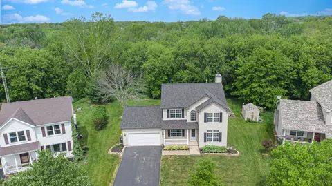 933 Nicholas Dr, Genoa, IL 60135 photo 2