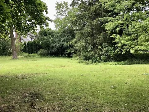 870 Woodbine Ln, Lake Forest, IL 60045