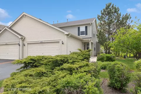 667 W Jonathan Dr, Round Lake, IL 60073