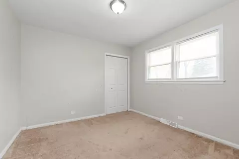 Bedroom - 14908 Dearborn St, Dolton, IL 60419 photo 3 of 4