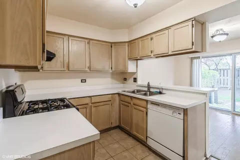 Kitchen - 4780 Amber Cir, Hoffman Estates, IL 60192 photo 1 of 1