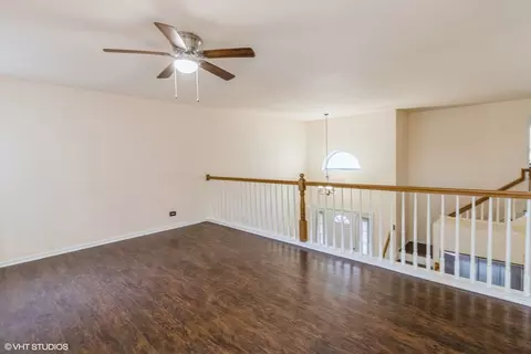 Living - 4780 Amber Cir, Hoffman Estates, IL 60192 photo 4 of 4