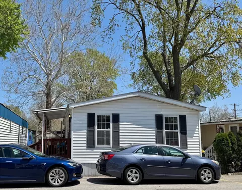 2993 Curtis St #15, Des Plaines, IL 60018
