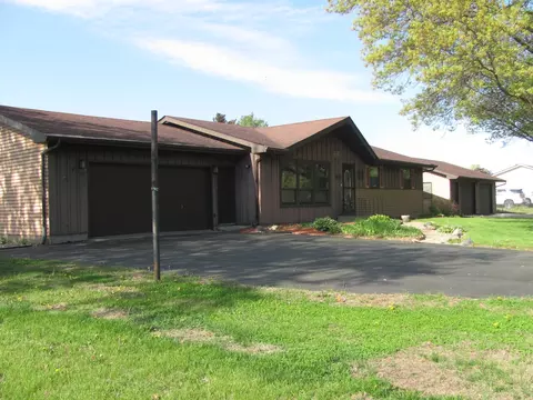 5979 Vesper Dr, South Beloit, IL 61080