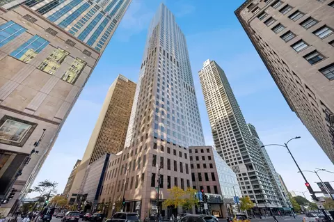 950 N Michigan Ave #3605, Chicago, IL 60611