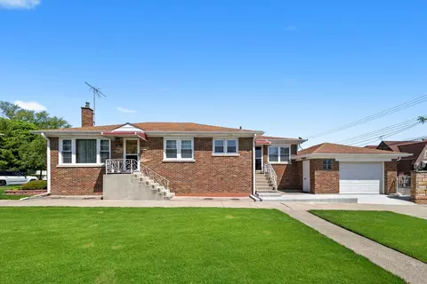 7041 W Armitage Ave, Chicago, IL 60707