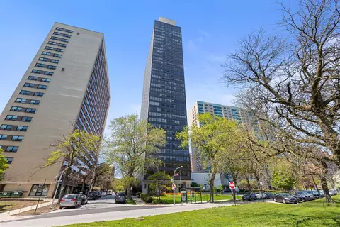 3150 N Lake Shore Dr #30C, Chicago, IL 60657