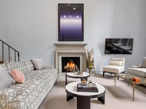 Living - 20 E Cedar St #2D, Chicago, IL 60611 photo 2 of 7