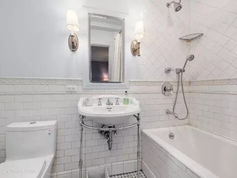 Bath - 20 E Cedar St #2D, Chicago, IL 60611 photo 2 of 3