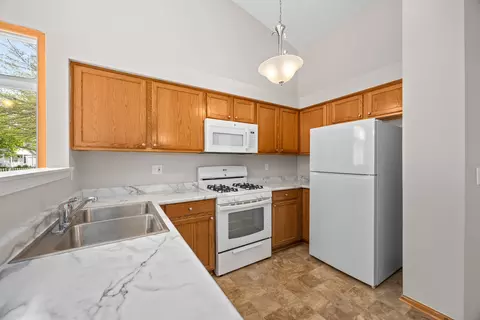 Kitchen - 21315 W Edison Ln, Plainfield, IL 60544 photo 2 of 3