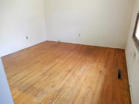 Living - 573 Moore St, Kankakee, IL 60901 photo 5 of 5