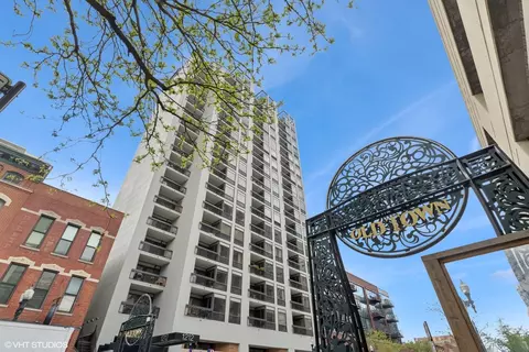 1212 N Wells St #402, Chicago, IL 60610