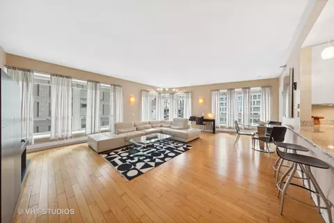 Living - 57 E Delaware Pl #2001, Chicago, IL 60611 photo 1 of 5