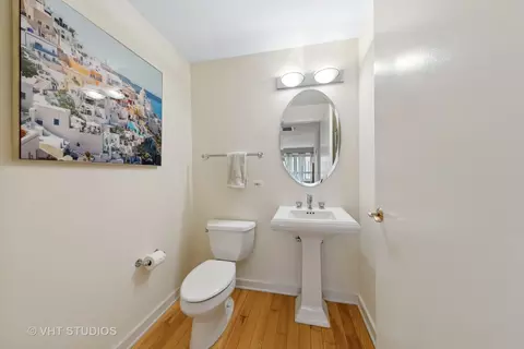 Bath - 57 E Delaware Pl #2001, Chicago, IL 60611 photo 3 of 3