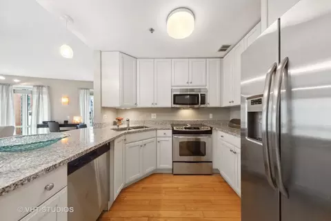 Kitchen - 57 E Delaware Pl #2001, Chicago, IL 60611 photo 2 of 2