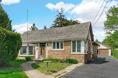 2748 Bellwood Ave, Melrose Park, IL 60164