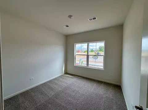 Bedroom - 1129 Bluebell Ln, Bartlett, IL 60103 photo 4 of 6