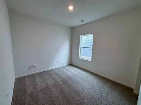 Bedroom - 1129 Bluebell Ln, Bartlett, IL 60103 photo 5 of 6