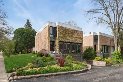 2751 Prairie Ave, Evanston, IL 60201