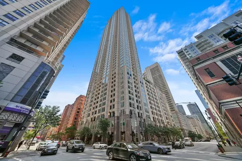 33 W Ontario St #39C, Chicago, IL 60654