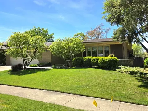 17038 Oconto Ave, Tinley Park, IL 60477
