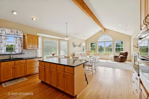 Kitchen - 23803 E 3100 North Rd, Dwight, IL 60420 photo 4 of 5