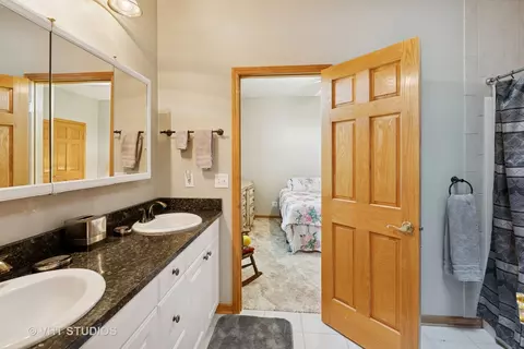 Bath - 23803 E 3100 North Rd, Dwight, IL 60420 photo 5 of 7