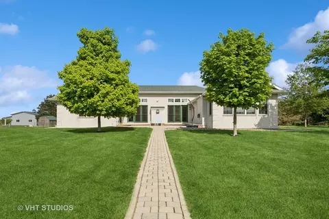 Exterior - 23803 E 3100 North Rd, Dwight, IL 60420 photo 7 of 9