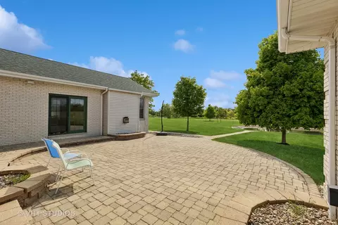 Exterior - 23803 E 3100 North Rd, Dwight, IL 60420 photo 6 of 9