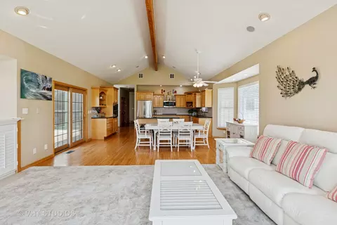 Living - 23803 E 3100 North Rd, Dwight, IL 60420 photo 3 of 4