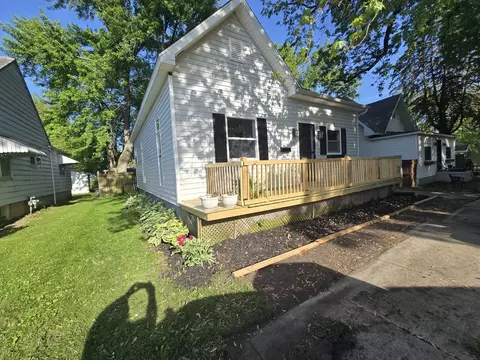 310 N Mulberry St, Clinton, IL 61727