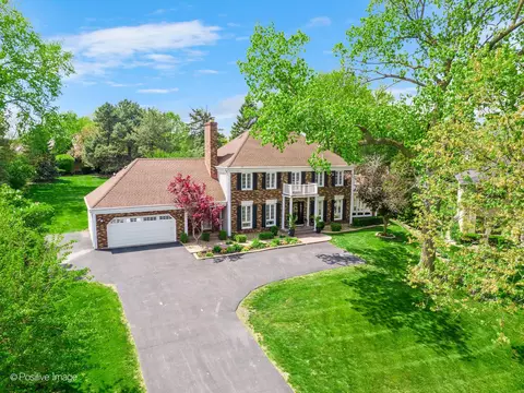 244 Bunting Ln, Bloomingdale, IL 60108