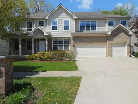 180 Primrose Ln, Bartlett, IL 60103