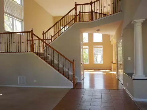 180 Primrose Ln, Bartlett, IL 60103 photo 8