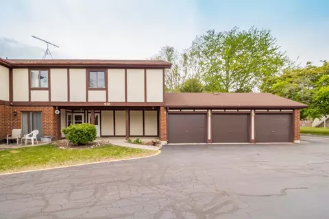430 Brandy Dr #C, Crystal Lake, IL 60014