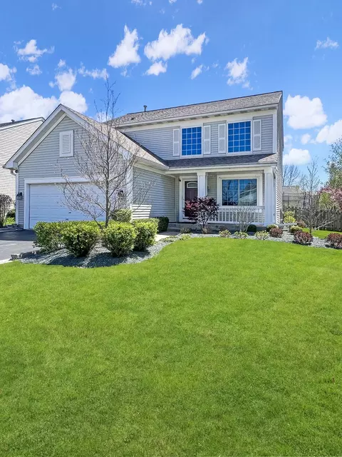 127 Bay View Ln, Grayslake, IL 60030