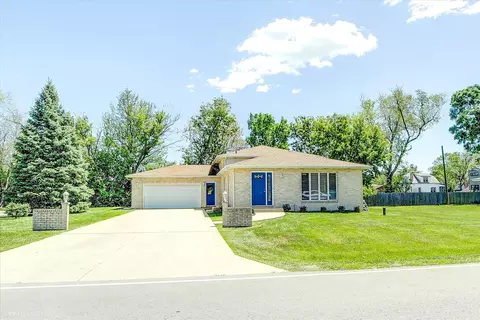 245 N Lee St, Mount Prospect, IL 60056