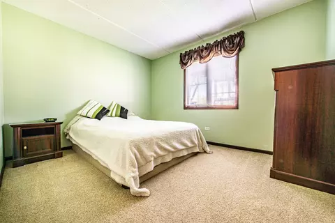 Bedroom - 6157 Willowhill Rd #A, Willowbrook, IL 60527 photo 2 of 8