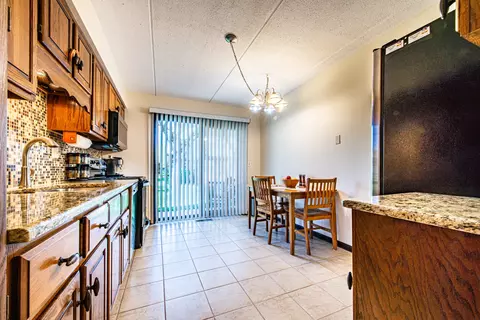 Kitchen - 6157 Willowhill Rd #A, Willowbrook, IL 60527 photo 2 of 5