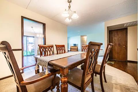 Dining - 6157 Willowhill Rd #A, Willowbrook, IL 60527 photo 1 of 2